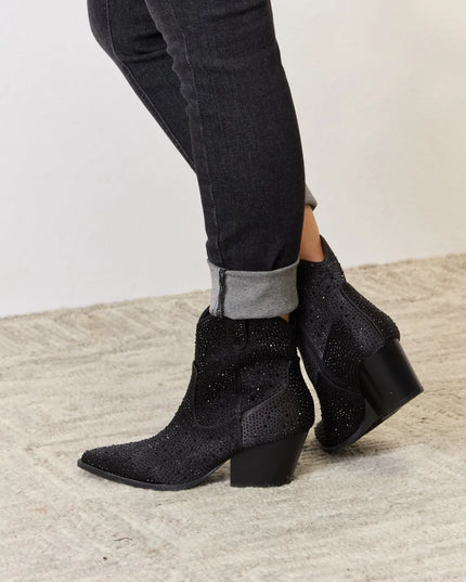 b111bf6b42af4d3fb2cdadcaf0dec4e9-Max