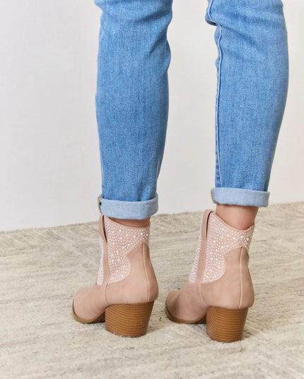 0aeead0fbc5e410cbb47613e8c2d4102-Max