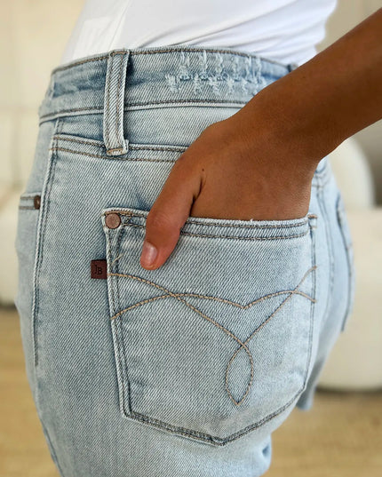 13710fb2-7a3f-4f6a-8bfd-0e201f53661d-Max