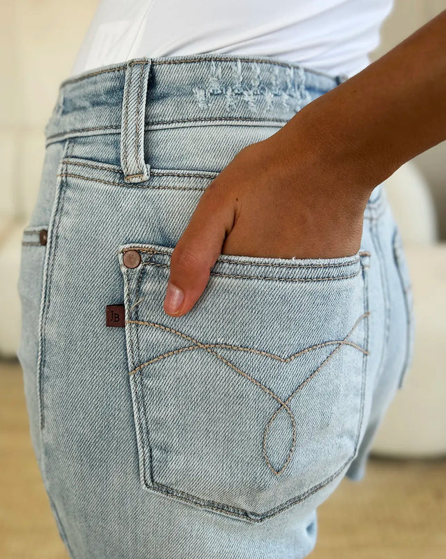 13710fb2-7a3f-4f6a-8bfd-0e201f53661d-Max