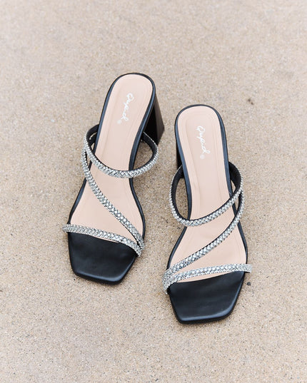 20e156226b24463f8950fa8afe3da16c-Max