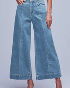 Light Blue / 4