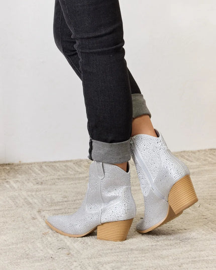 37eef799fb844eb4ae9bd3b4b7cd6a50-Max