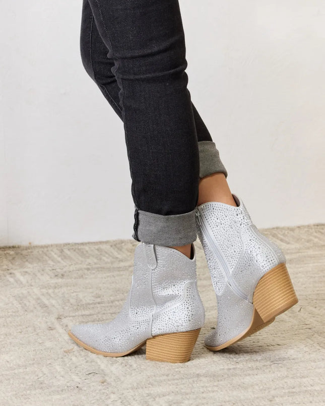 37eef799fb844eb4ae9bd3b4b7cd6a50-Max