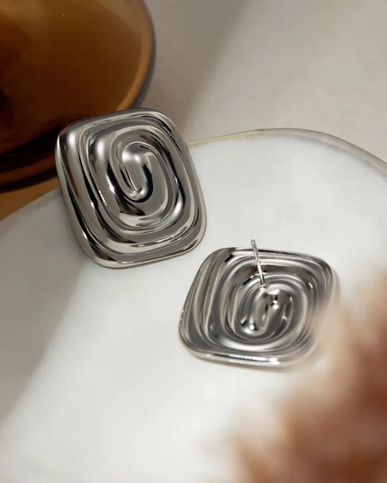 40a8187a-32e5-43be-91c7-ddc05fd083b7-Max