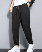 Black / M