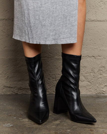 57975ee1a2a74002846c48b1ab441a39-Max