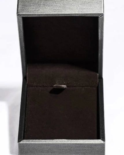 5ce82cb1-ddfb-44e6-bb5a-c58f550c7ba9-Max