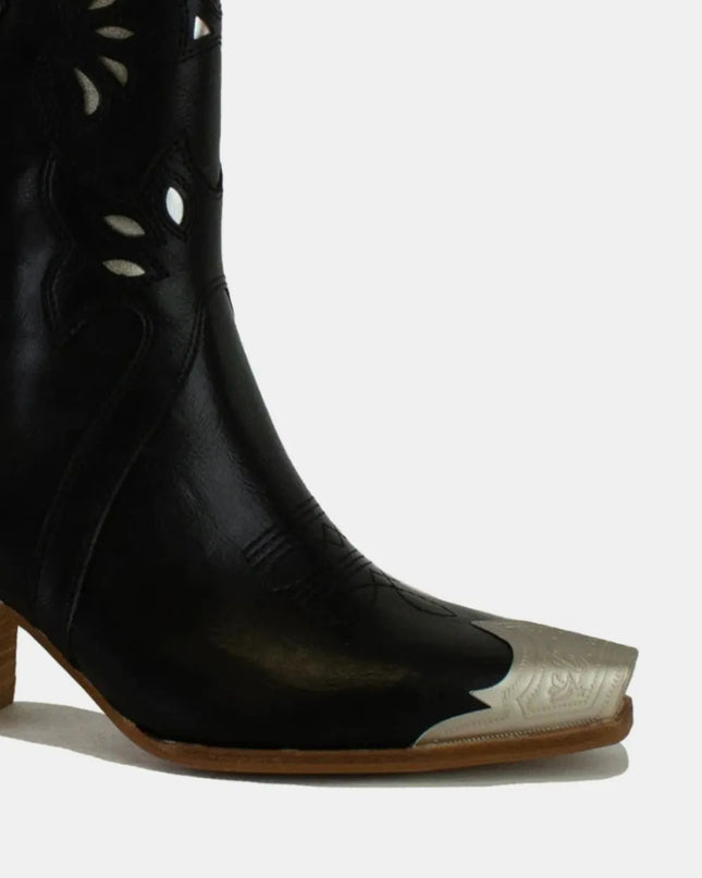 ac7e979d-ef4a-4121-a399-9c36ca20c018-Max