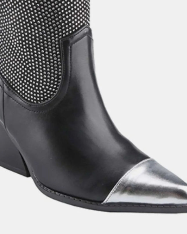 bde4866e-9126-47e2-a417-9c71290a0473-Max