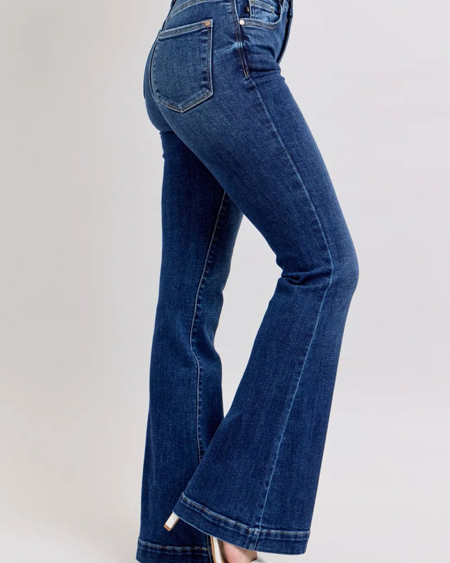 deda18fd-ea42-439b-a4b4-744351cfbaa5-Max