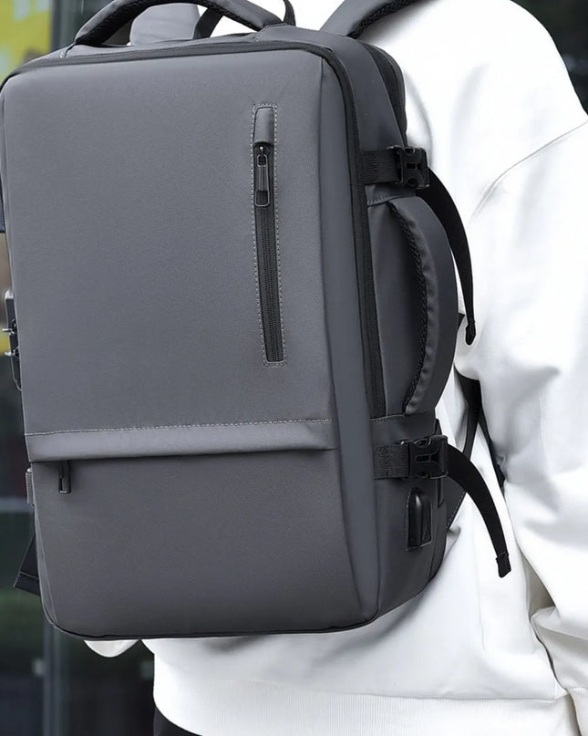 e3739b68-9b69-4605-a82f-1a7e919efde8-Max