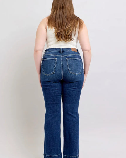 ea4a7d74-af2e-4f80-9d93-fe24e516c050-Max