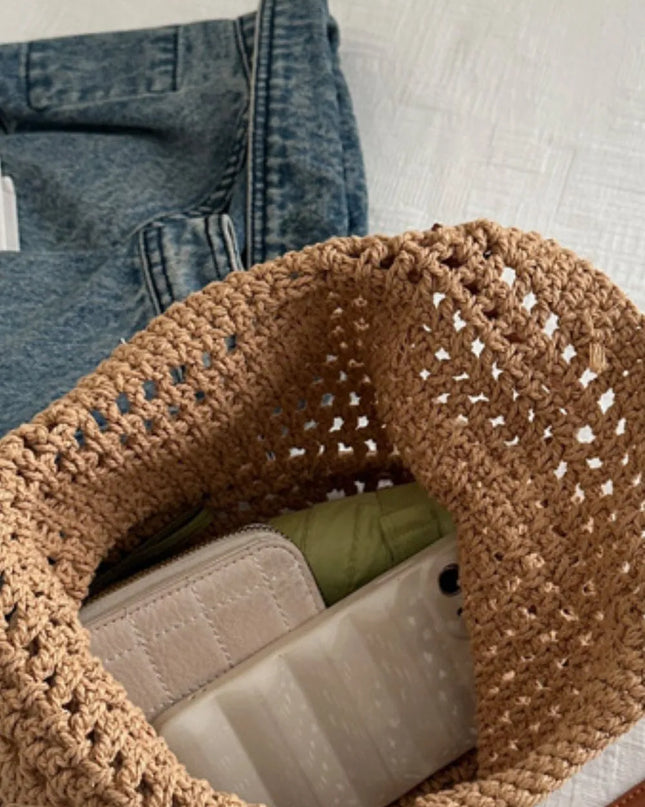 ecb9eca2-5d3e-4541-847b-c96556681e5e-Max