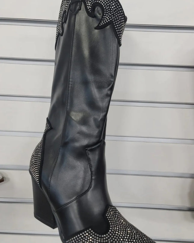 ee1b74b0-28b0-4d2d-a6b0-6e46840d1652-Max